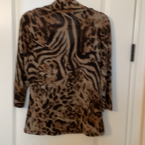 Top - Picture 2 of 2